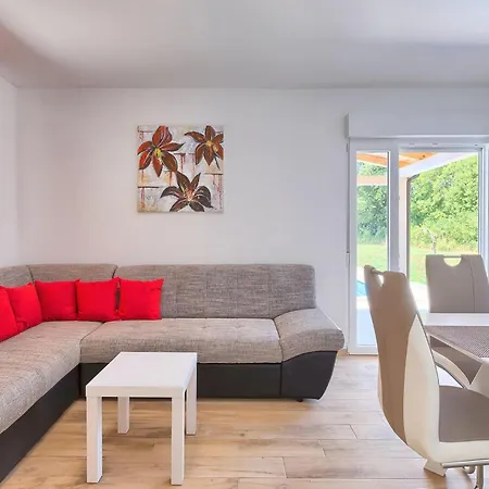 Nezakcij Vakantiehuis Pula