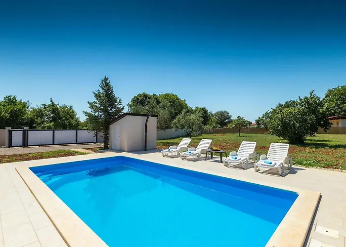 Nezakcij Будинок відпочинку *