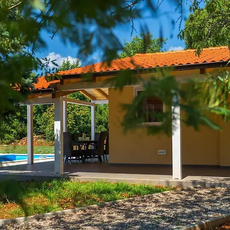 Nezakcij * プーラ